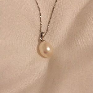 Sterling Silver | Pearl necklace